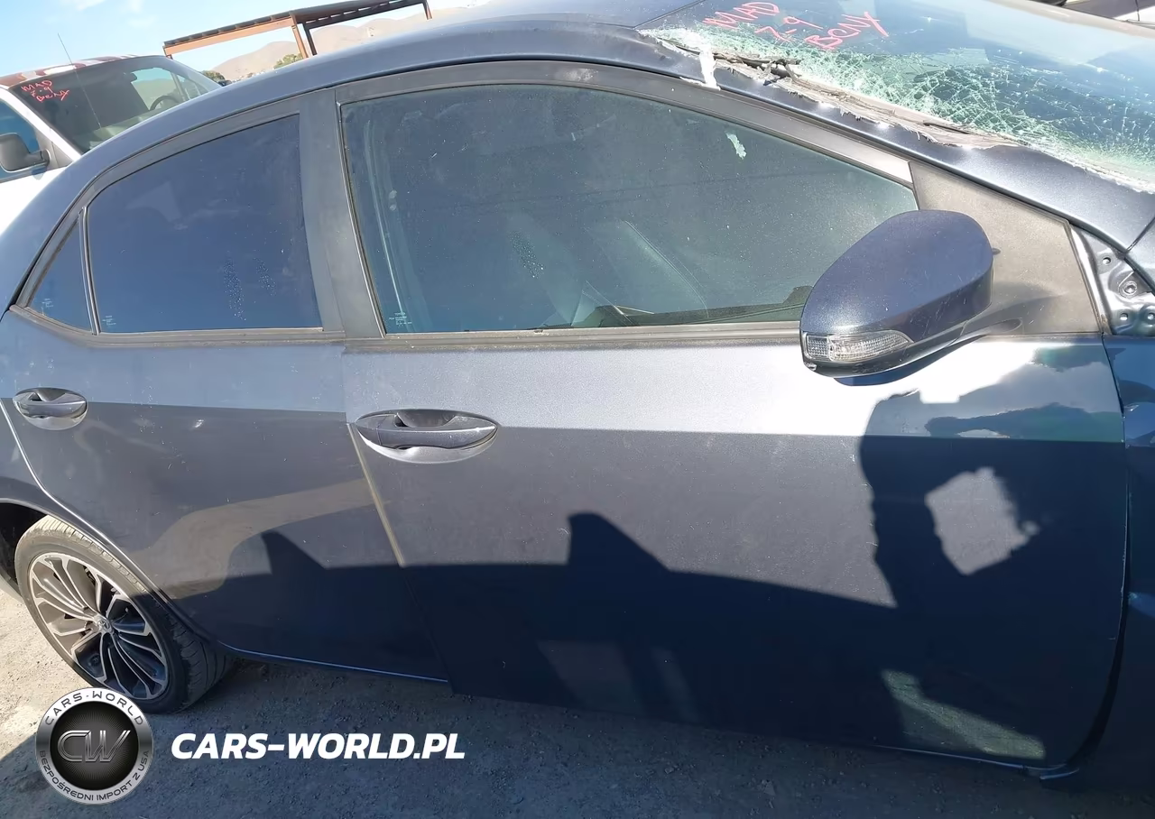 2015 Toyota Corolla S Plus VIN:5YFBURHE9FP346936 - 13
