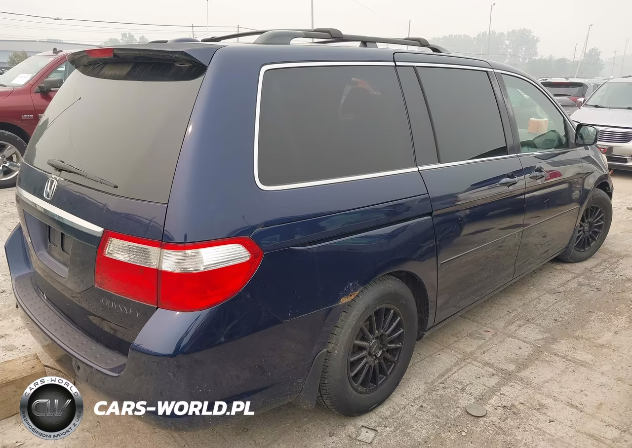 2005 Honda Odyssey Touring VIN:5FNRL38845B104624 - 4