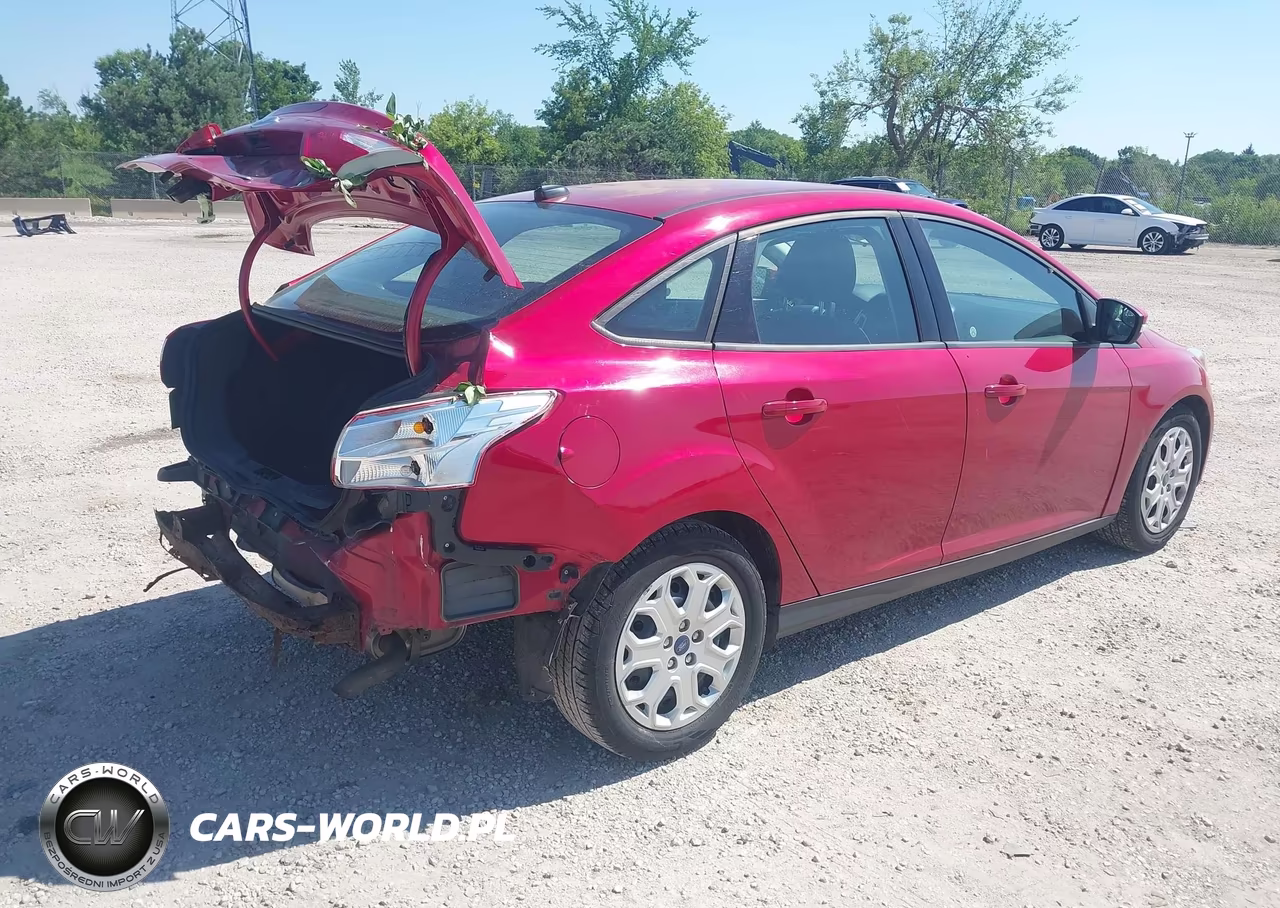 2012 Ford Focus Se VIN:1FAHP3F29CL446357 - 4