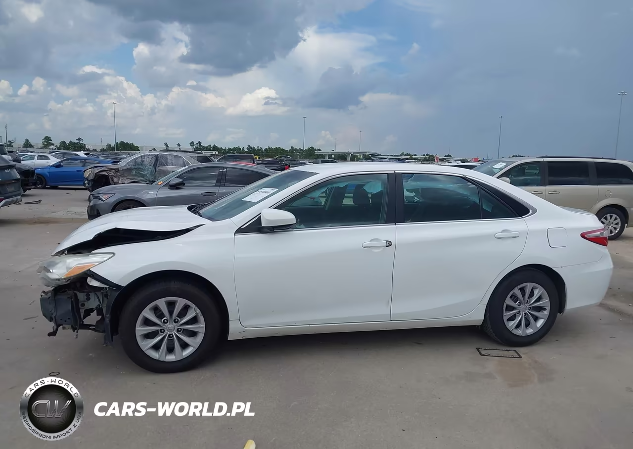 2015 Toyota Camry Le VIN:4T1BF1FK3FU987146 - 15