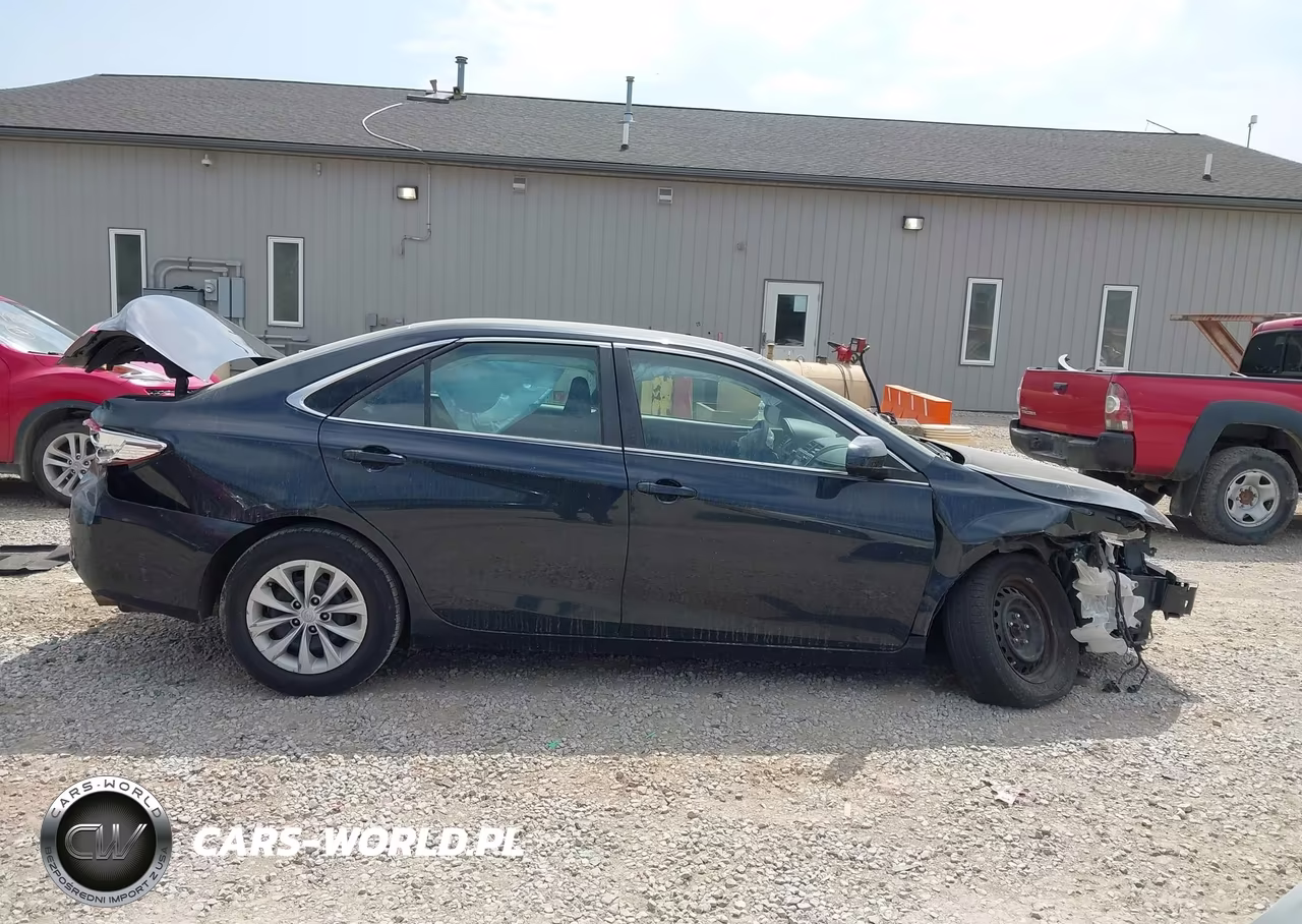 2017 Toyota Camry Le VIN:4T1BF1FK5HU418883 - 12