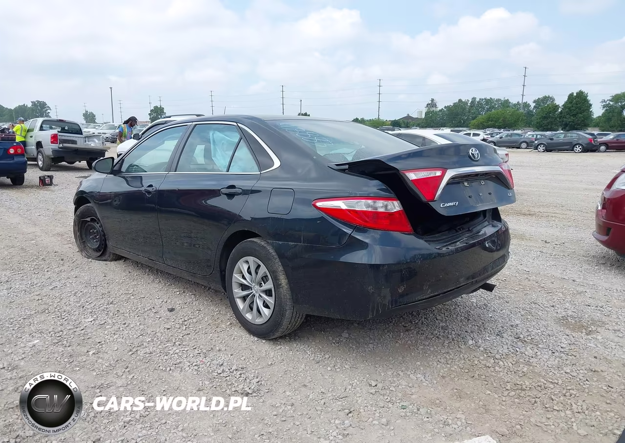 2017 Toyota Camry Le VIN:4T1BF1FK5HU418883 - 3