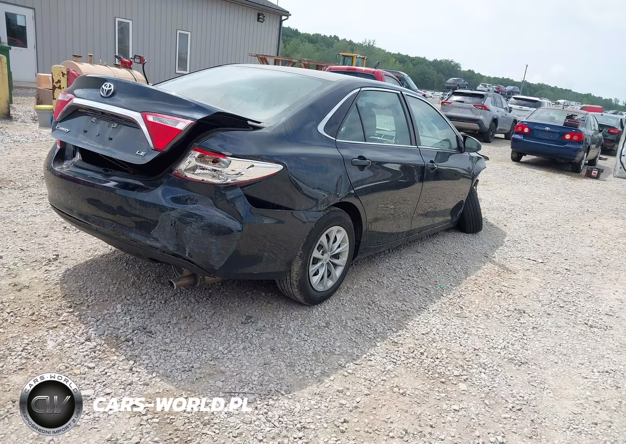 2017 Toyota Camry Le VIN:4T1BF1FK5HU418883 - 4