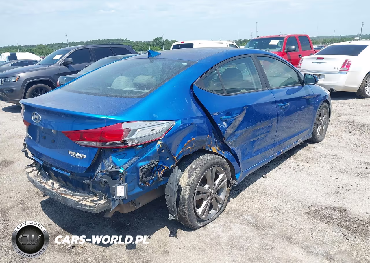 2018 Hyundai Elantra Sel VIN:5NPD84LF9JH256725 - 4
