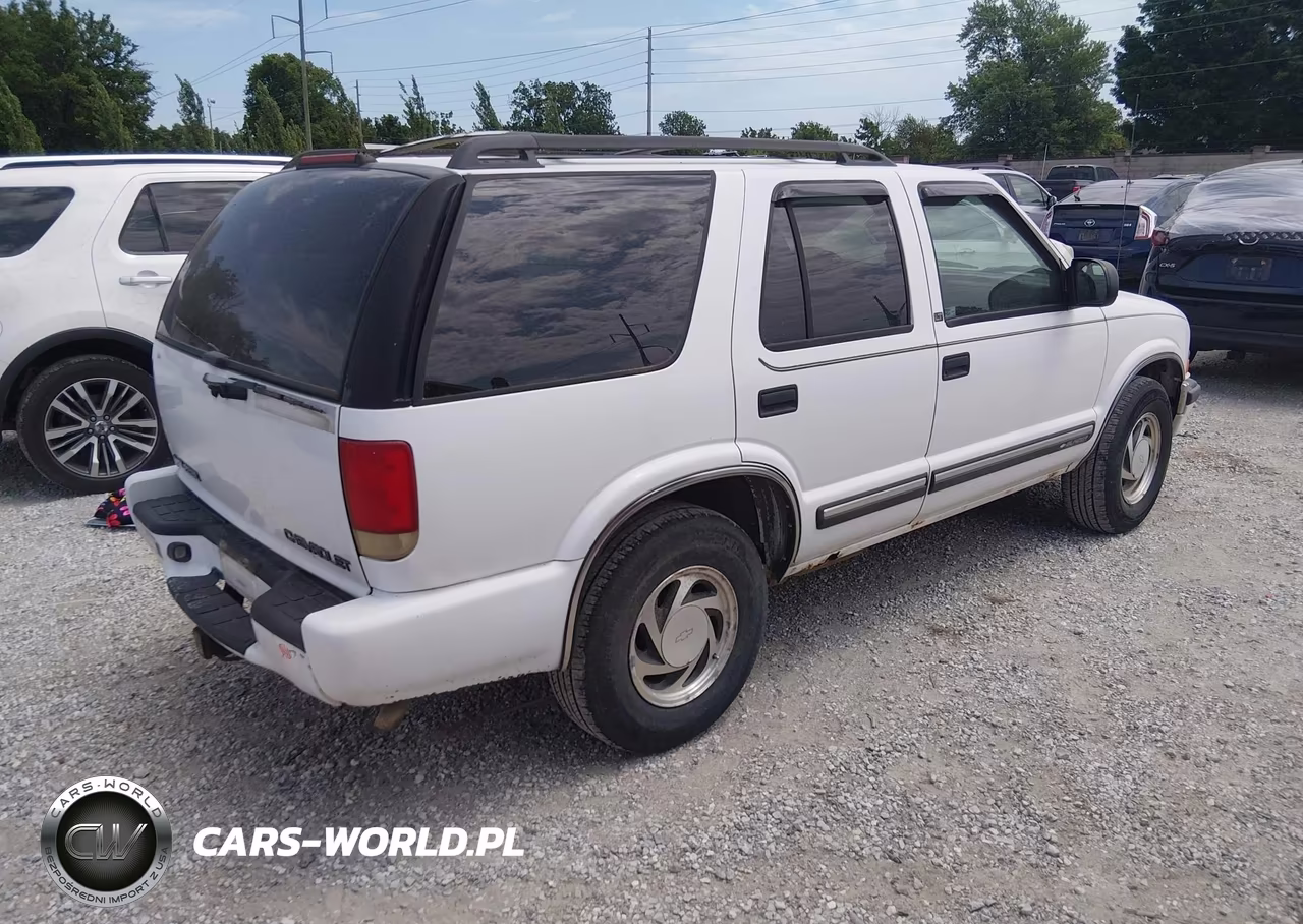 2000 Chevrolet Blazer Lt VIN:1GNDT13WXY2102363 - 4