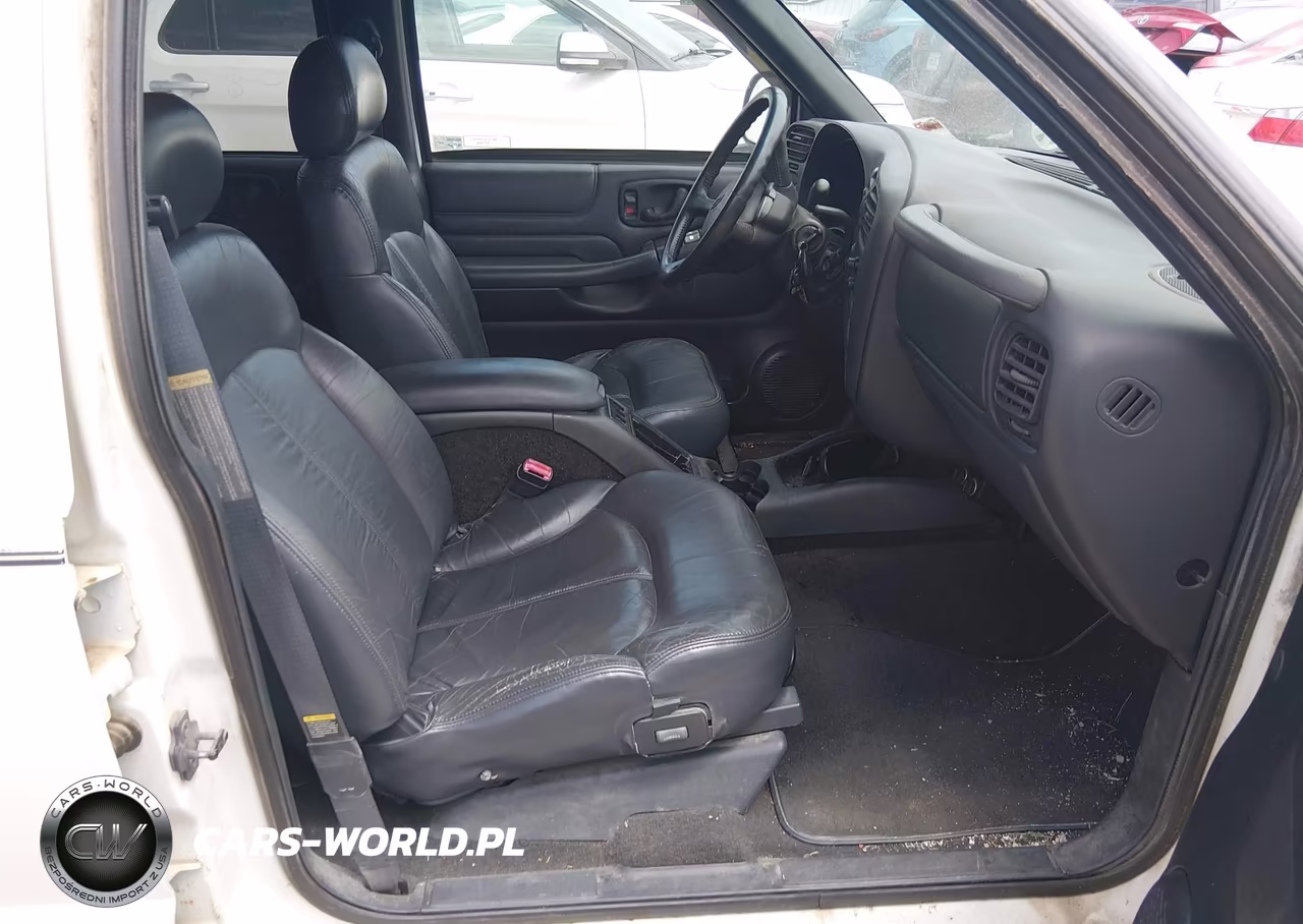 2000 Chevrolet Blazer Lt VIN:1GNDT13WXY2102363 - 5