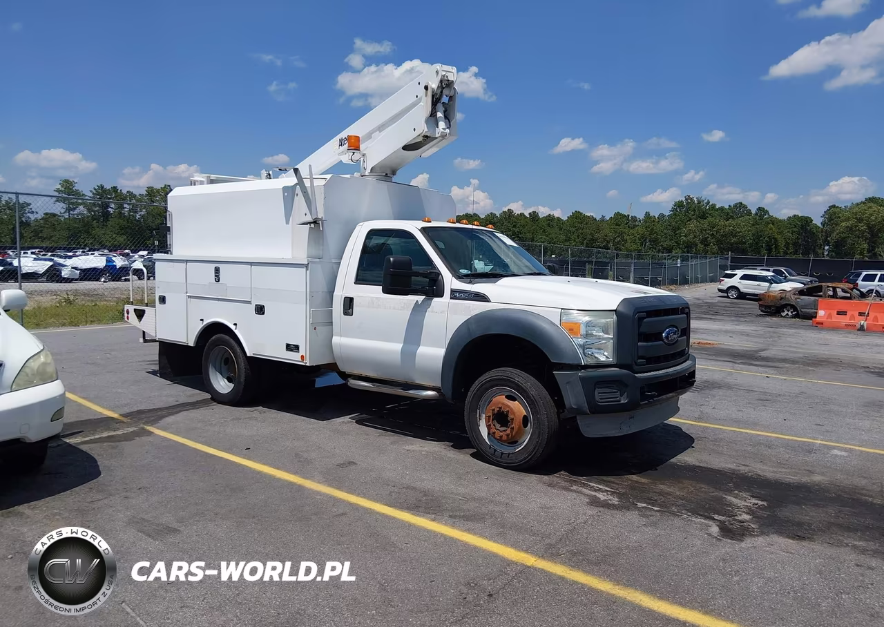 2013 Ford F-550 Chassis Xl