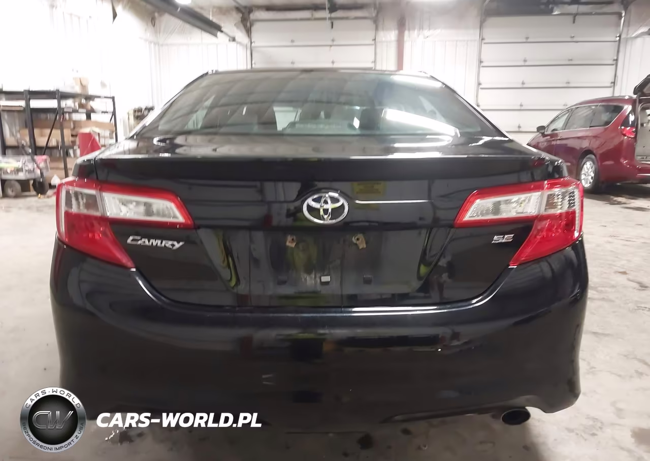 2014 Toyota Camry Se VIN:4T1BF1FK7EU332678 - 17