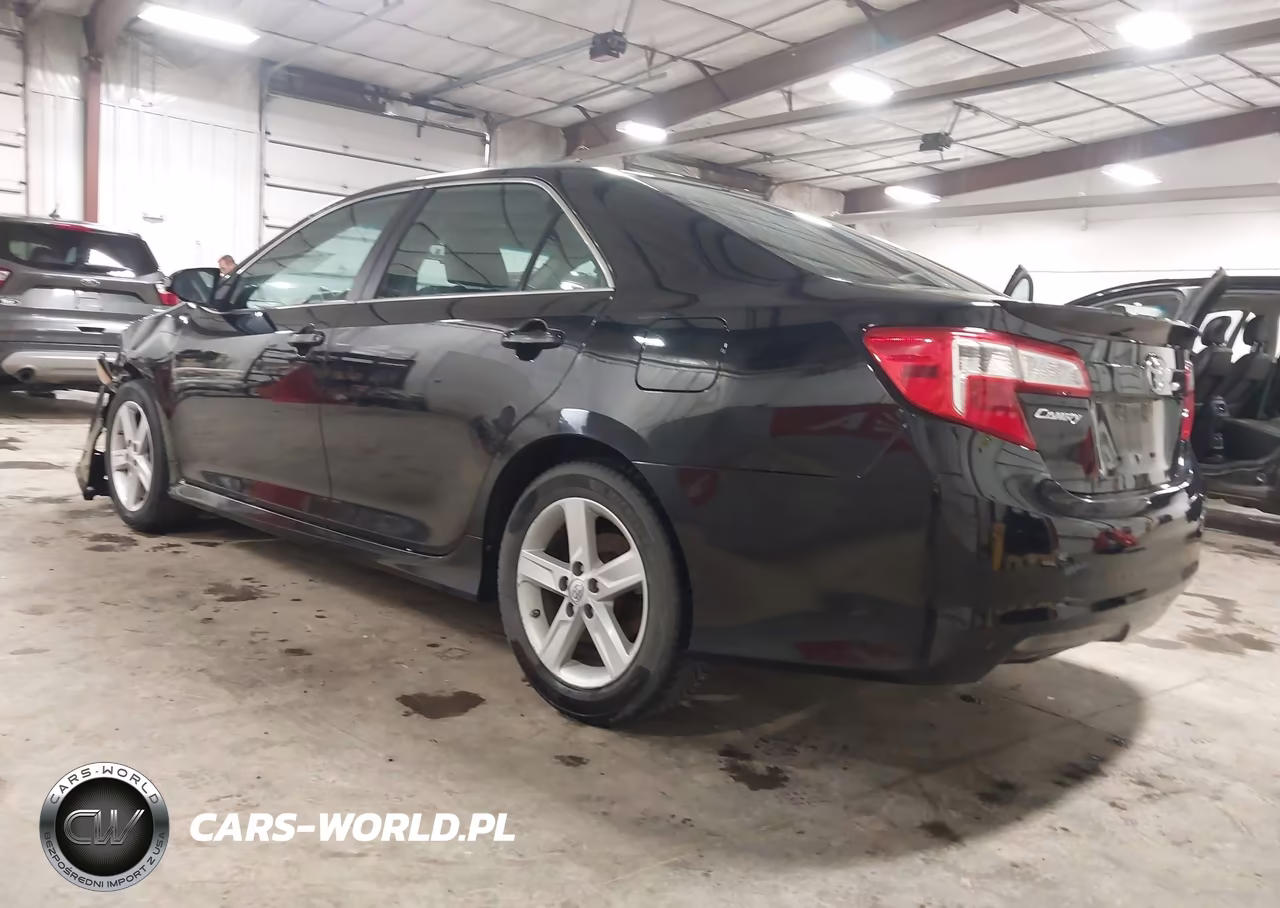 2014 Toyota Camry Se VIN:4T1BF1FK7EU332678 - 3