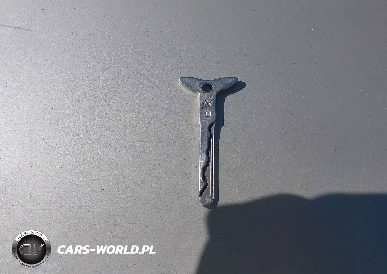 1985 Mercedes-Benz 380 Sl VIN:WDBBA45C7FA033787 - 11
