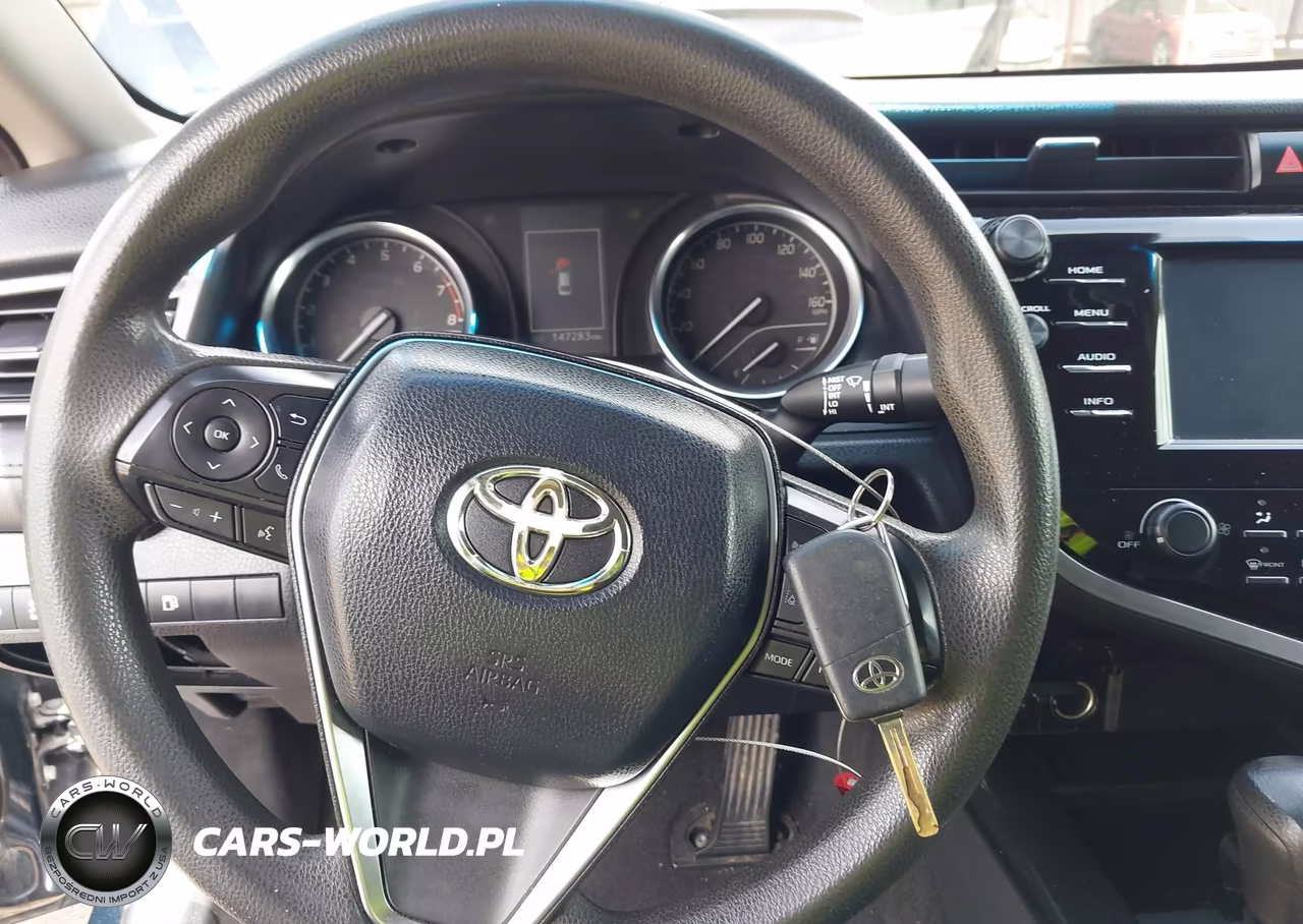 2018 Toyota Camry Le VIN:4T1B11HK6JU526379 - 11