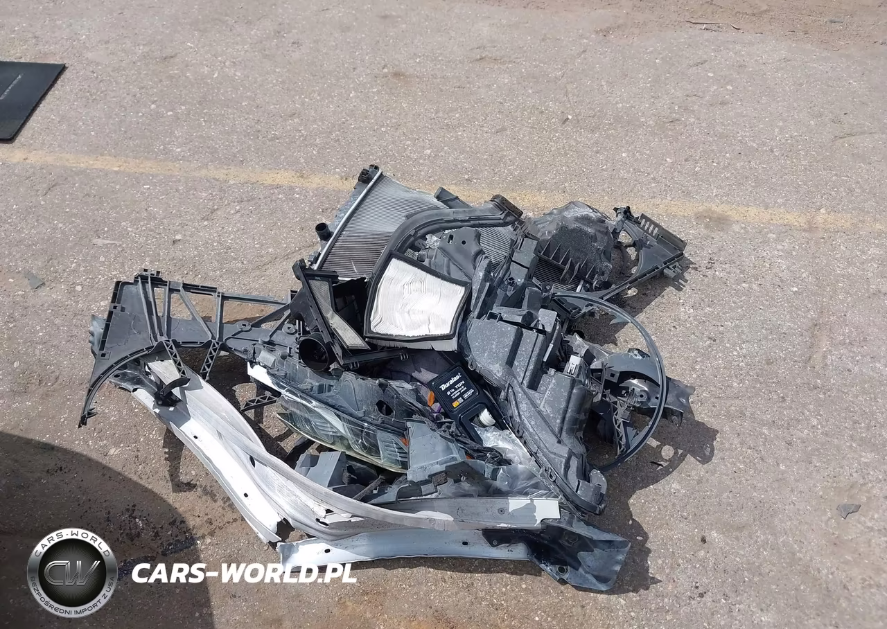 2018 Toyota Camry Le VIN:4T1B11HK6JU526379 - 12