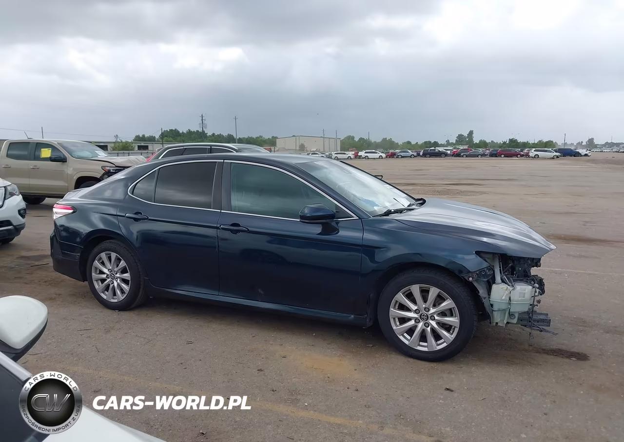 2018 Toyota Camry Le VIN:4T1B11HK6JU526379 - 14