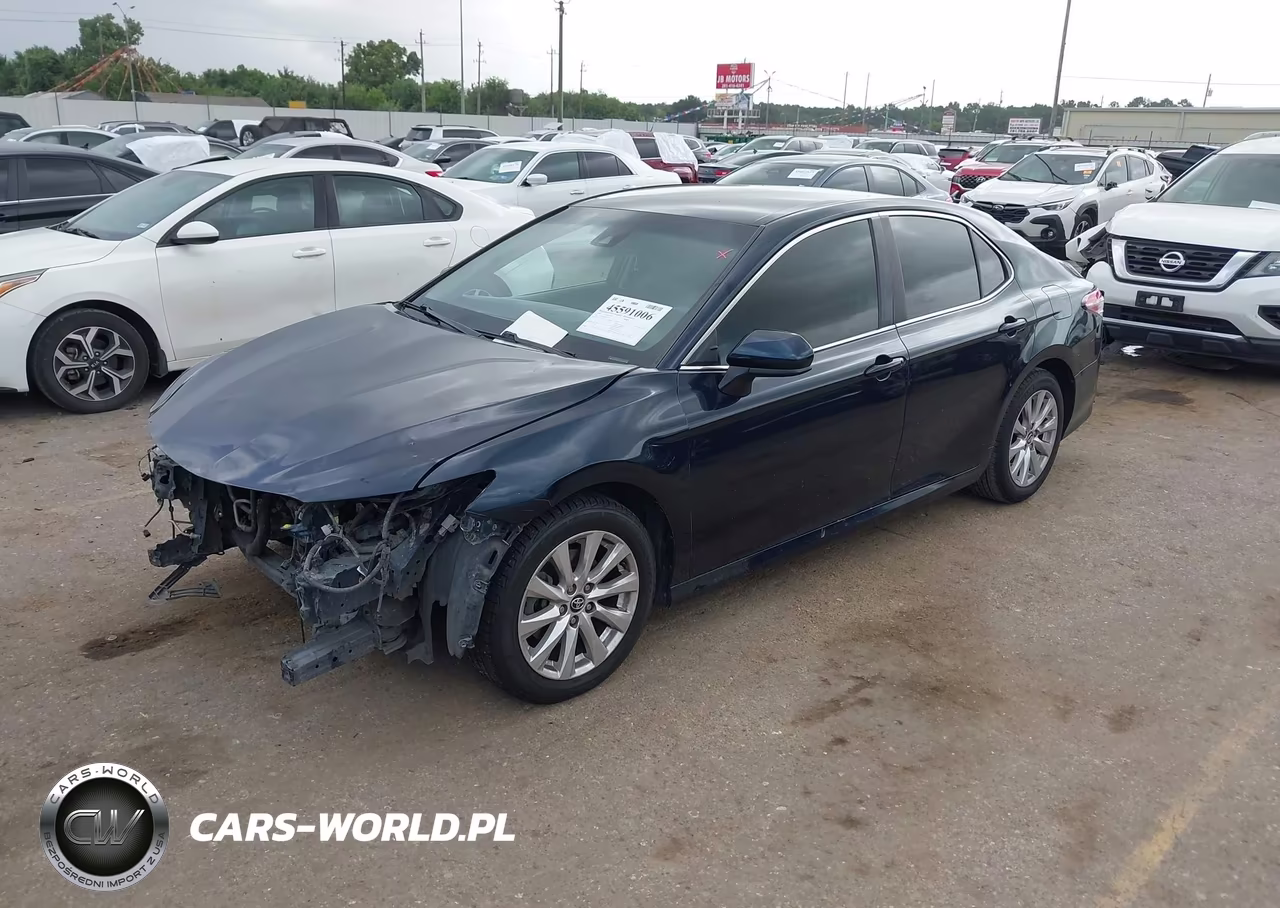2018 Toyota Camry Le VIN:4T1B11HK6JU526379 - 2