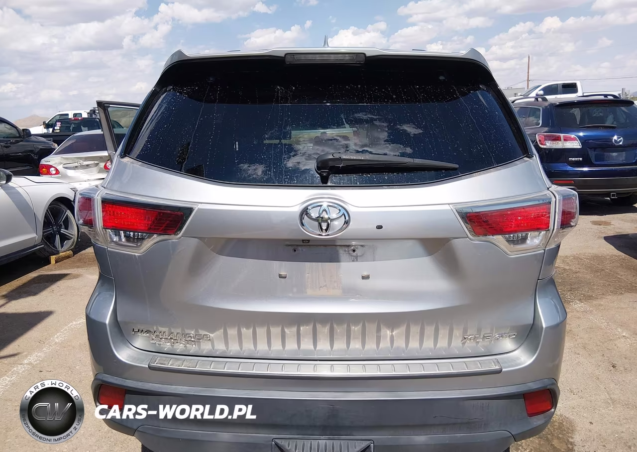 2015 Toyota Highlander Xle V6 VIN:5TDJKRFH0FS183552 - 16