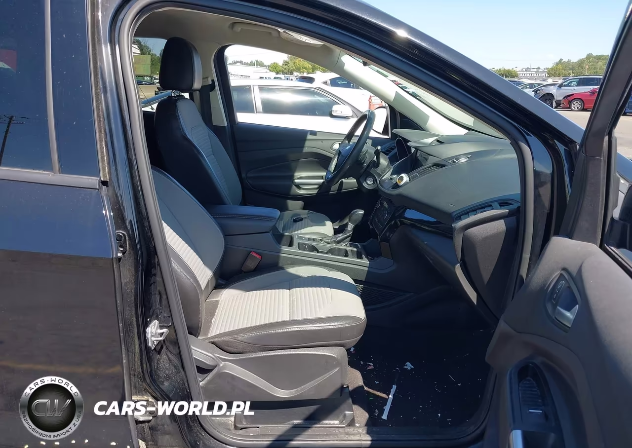2017 Ford Escape Se VIN:1FMCU9GD9HUD42884 - 5