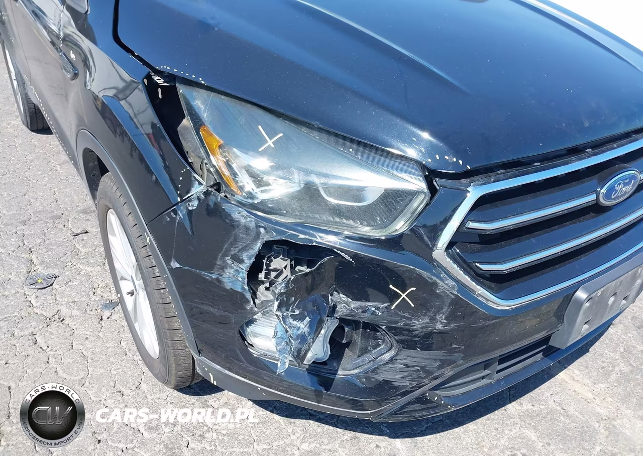 2017 Ford Escape Se VIN:1FMCU9GD9HUD42884 - 6