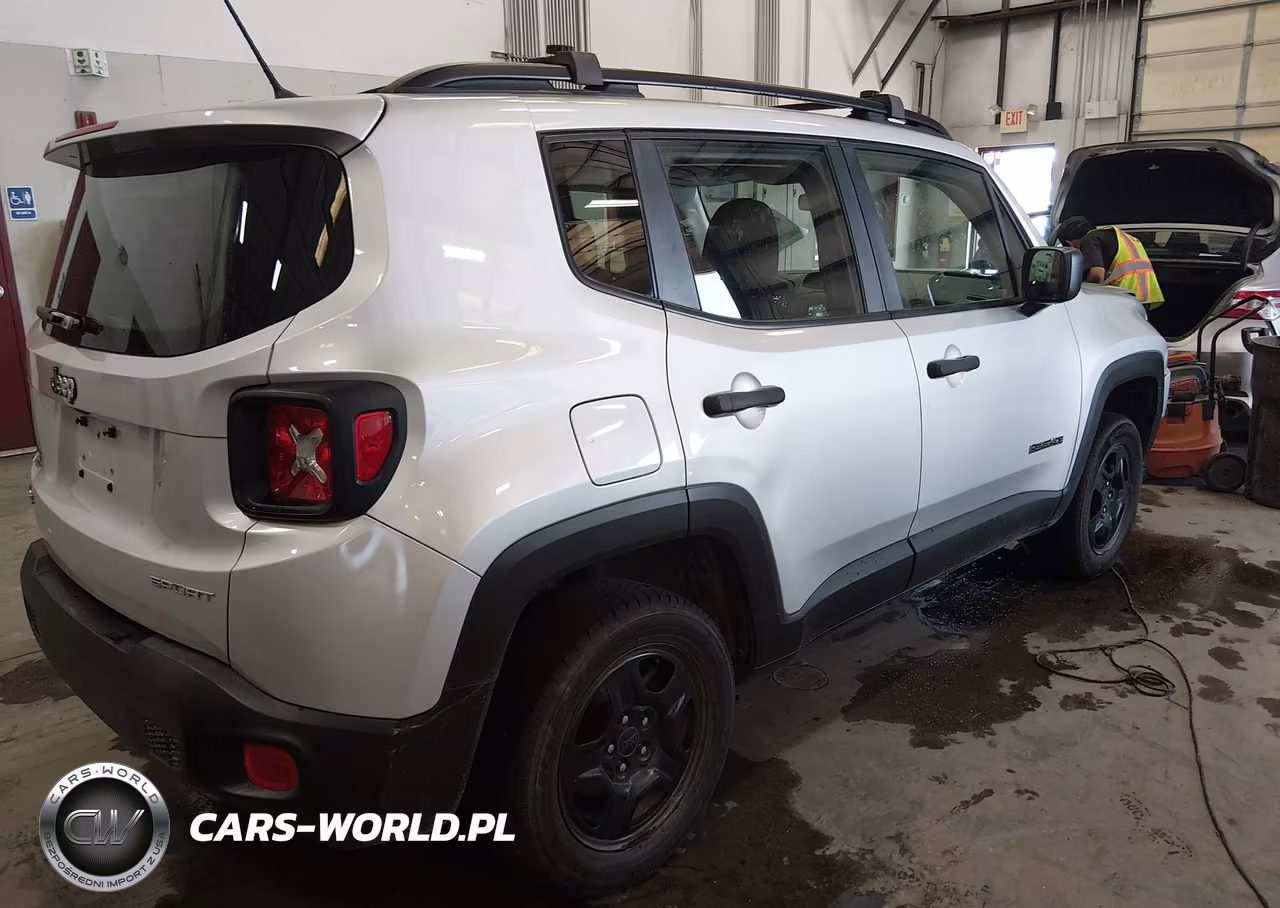 2017 Jeep Renegade Sport VIN:ZACCJBAB8HPG24107 - 4