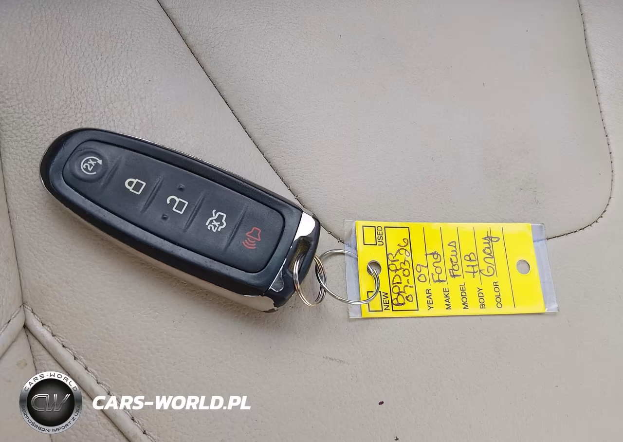 2016 Ford Focus Titanium VIN:1FADP3N29GL315936 - 11
