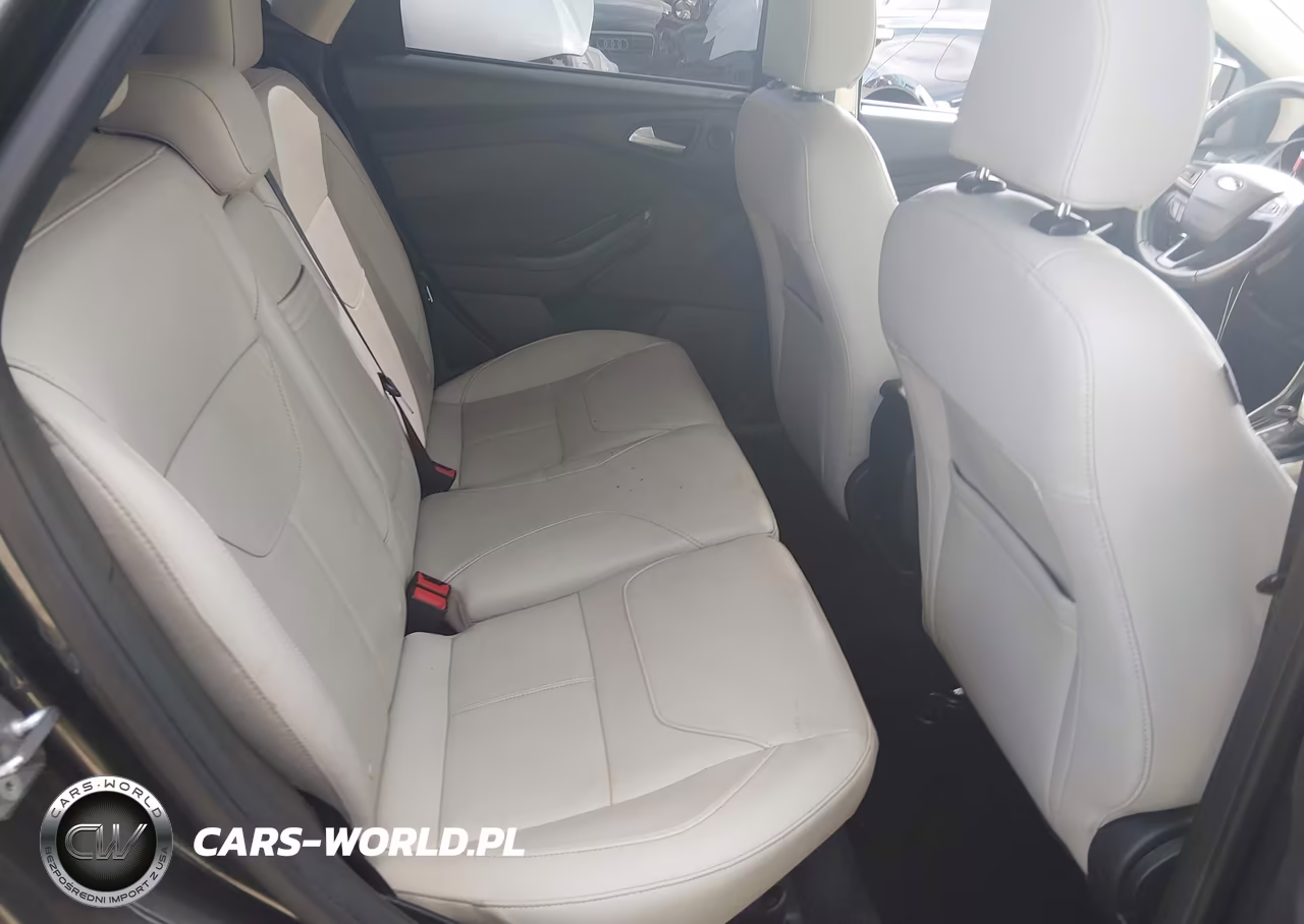 2016 Ford Focus Titanium VIN:1FADP3N29GL315936 - 8