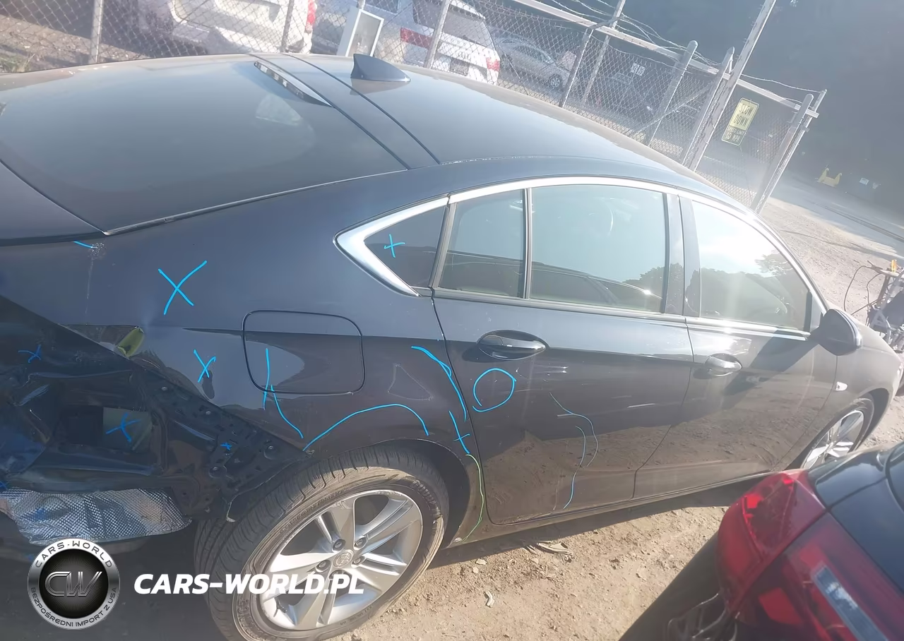 2018 Buick Regal Sportback Preferred VIN:W04GL6SX9J1127984 - 14