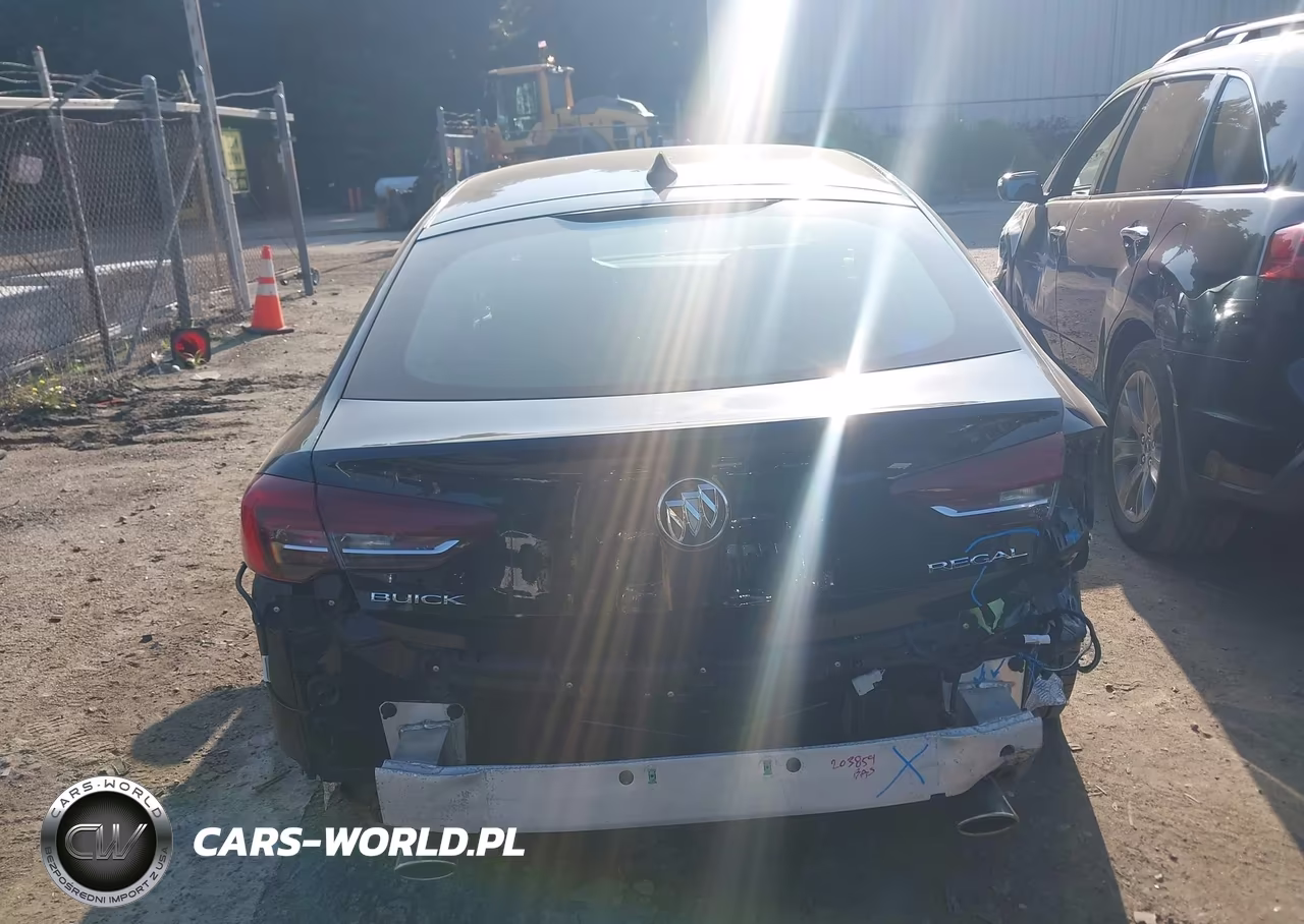 2018 Buick Regal Sportback Preferred VIN:W04GL6SX9J1127984 - 17