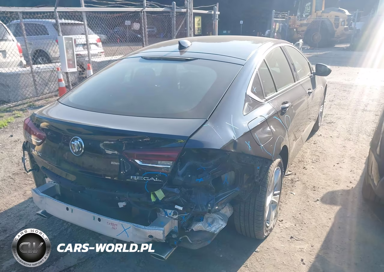 2018 Buick Regal Sportback Preferred VIN:W04GL6SX9J1127984 - 4