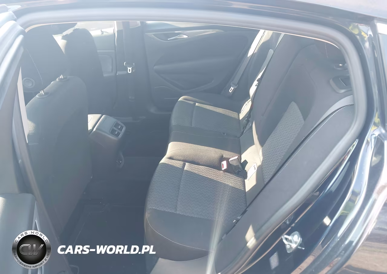 2018 Buick Regal Sportback Preferred VIN:W04GL6SX9J1127984 - 8