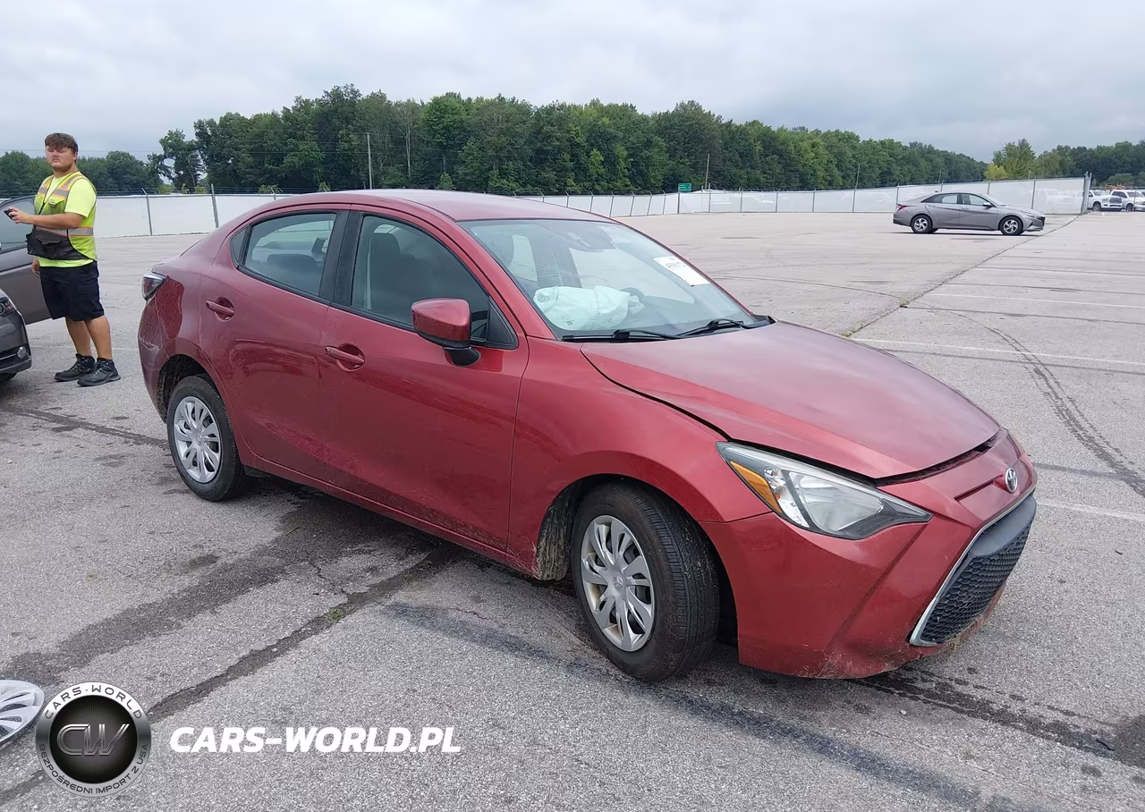 2019 Toyota Yaris L – zdjęcie 1 z 18