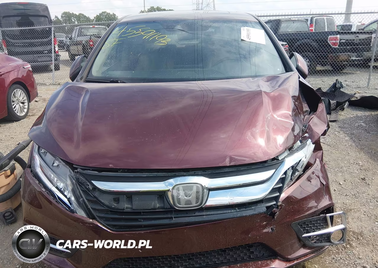2018 Honda Odyssey Touring VIN:5FNRL6H81JB063171 - 12