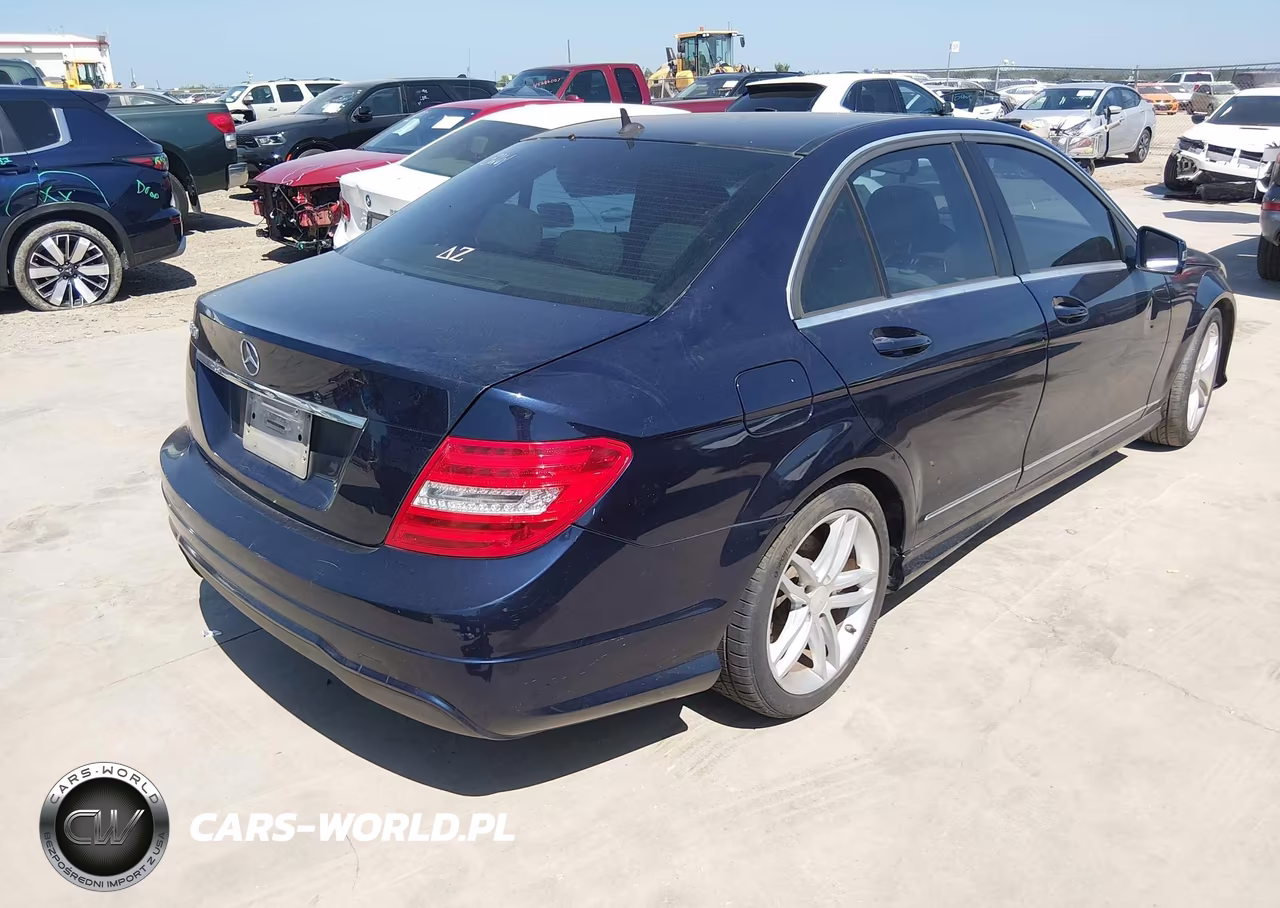 2013 Mercedes-Benz C 250 Sport VIN:WDDGF4HB1DA863261 - 4