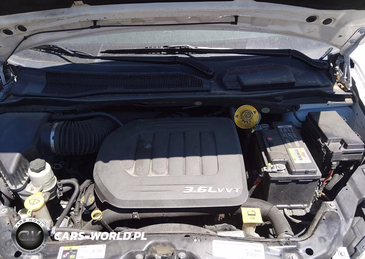CHRYSLER TOWN & COU VIN:2C4RC1BG5ER293177 - 10