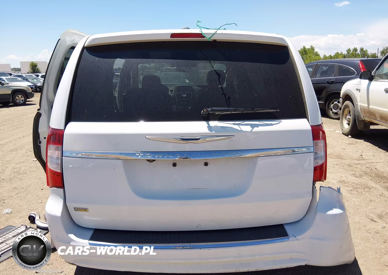 CHRYSLER TOWN & COU VIN:2C4RC1BG5ER293177 - 16