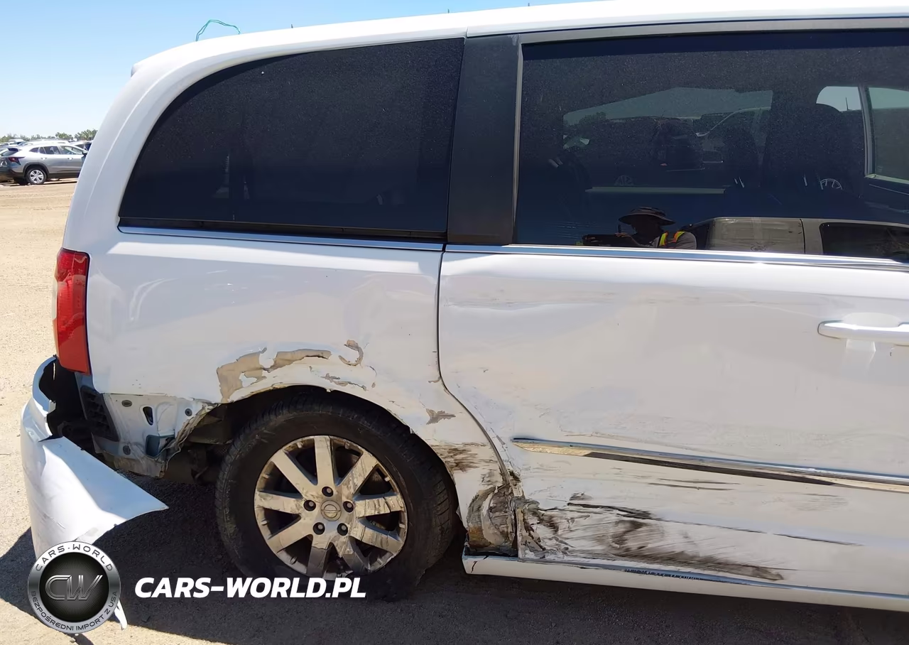CHRYSLER TOWN & COU VIN:2C4RC1BG5ER293177 - 6