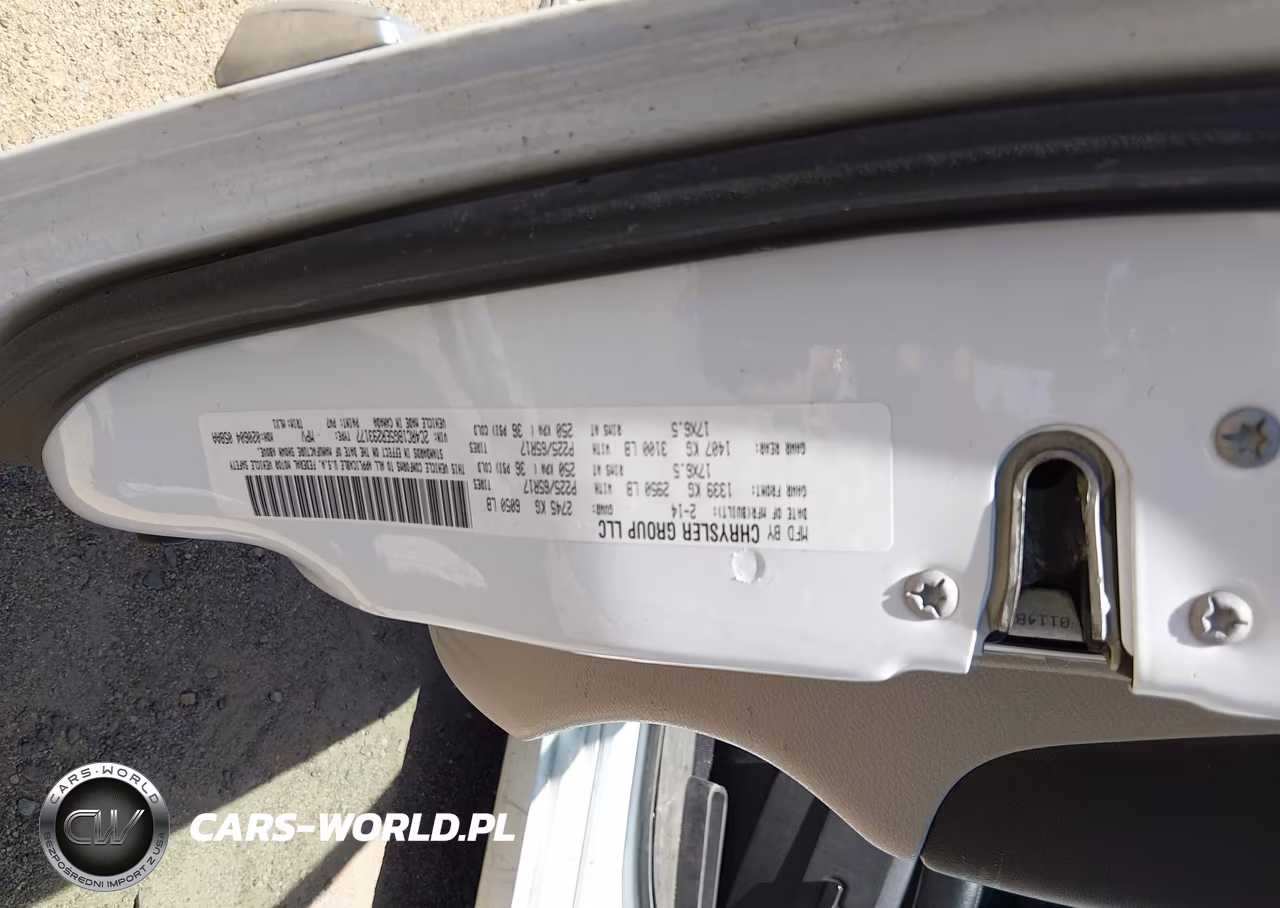 CHRYSLER TOWN & COU VIN:2C4RC1BG5ER293177 - 9