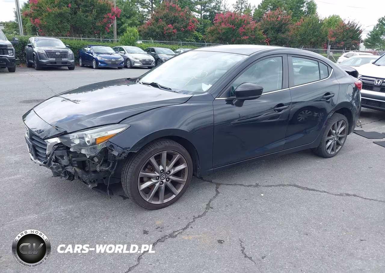 2018 Mazda Mazda3 Touring VIN:3MZBN1V32JM261581 - 2