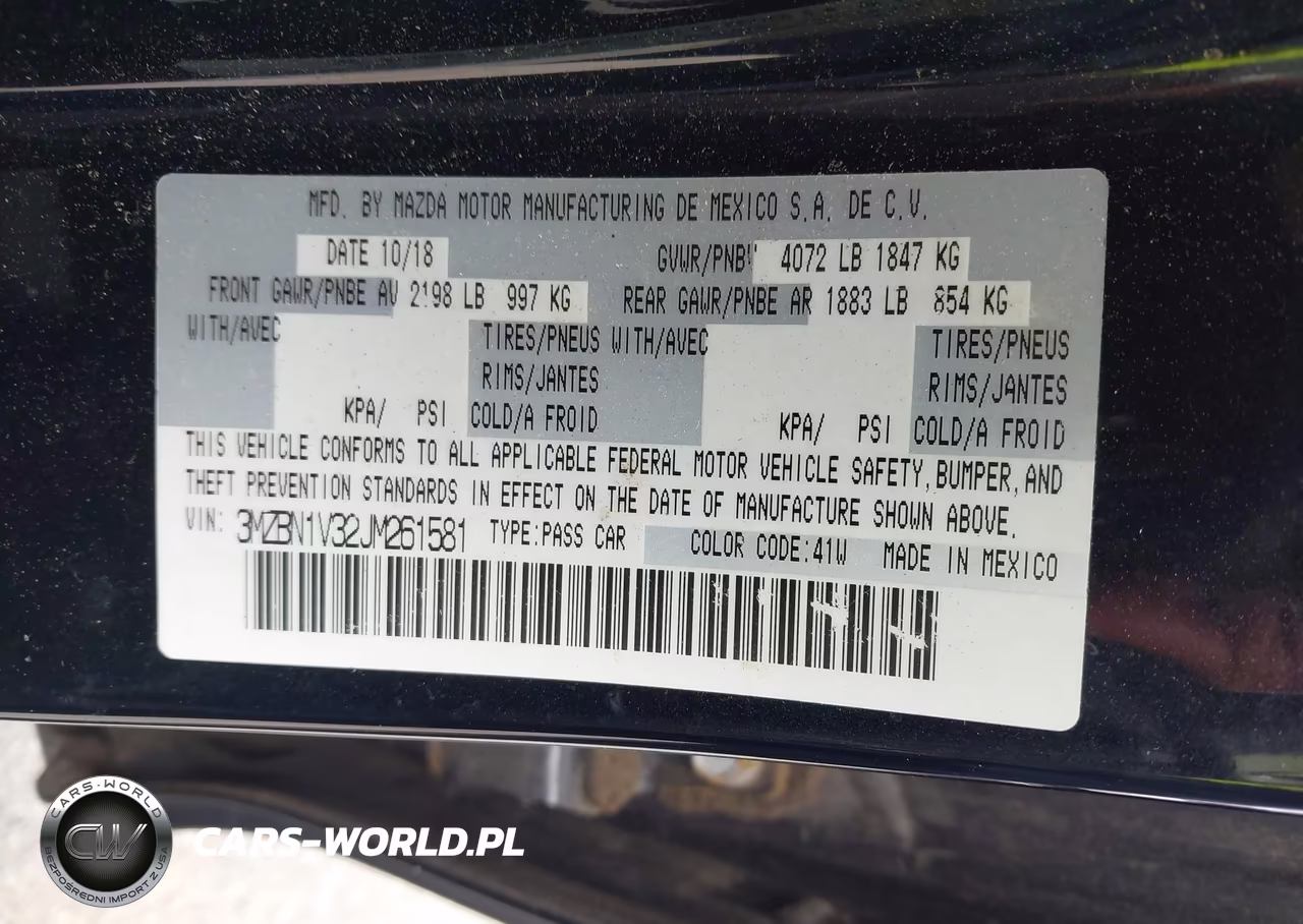 2018 Mazda Mazda3 Touring VIN:3MZBN1V32JM261581 - 9