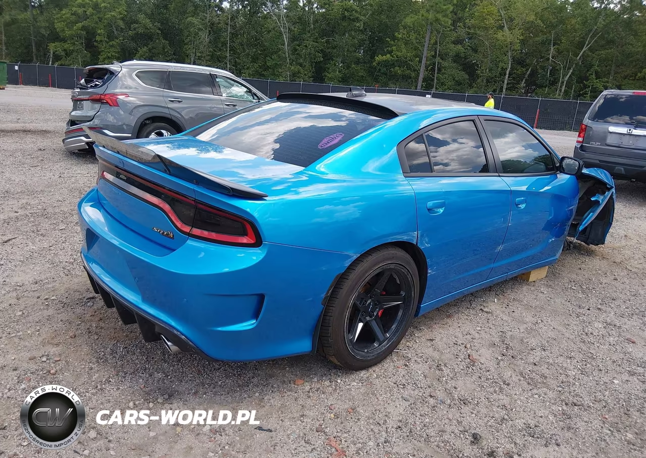2015 Dodge Charger R-T Scat Pack VIN:2C3CDXGJ3FH809090 - 4