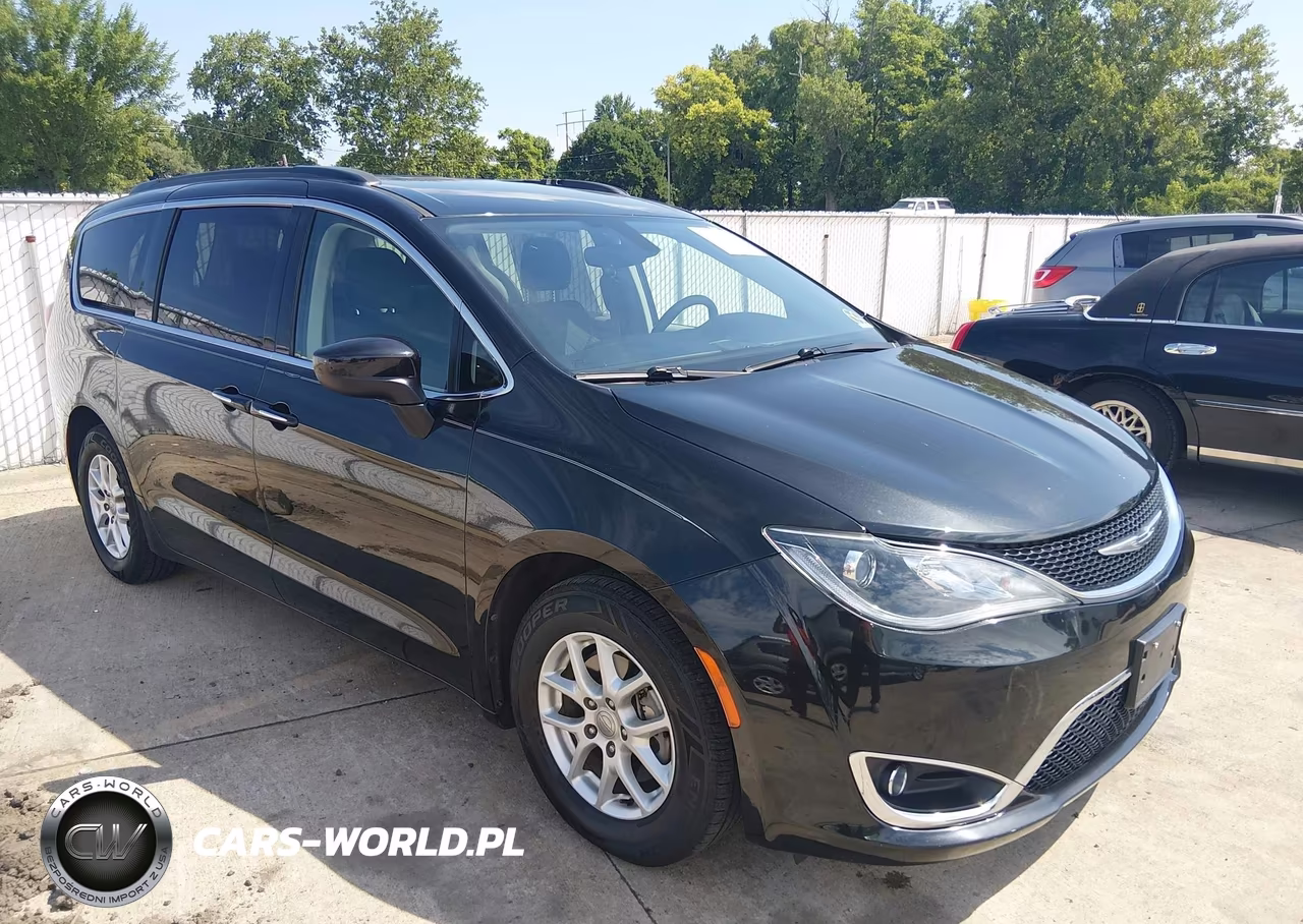 2017 Chrysler Pacifica Touring Plus – zdjęcie 1 z 16