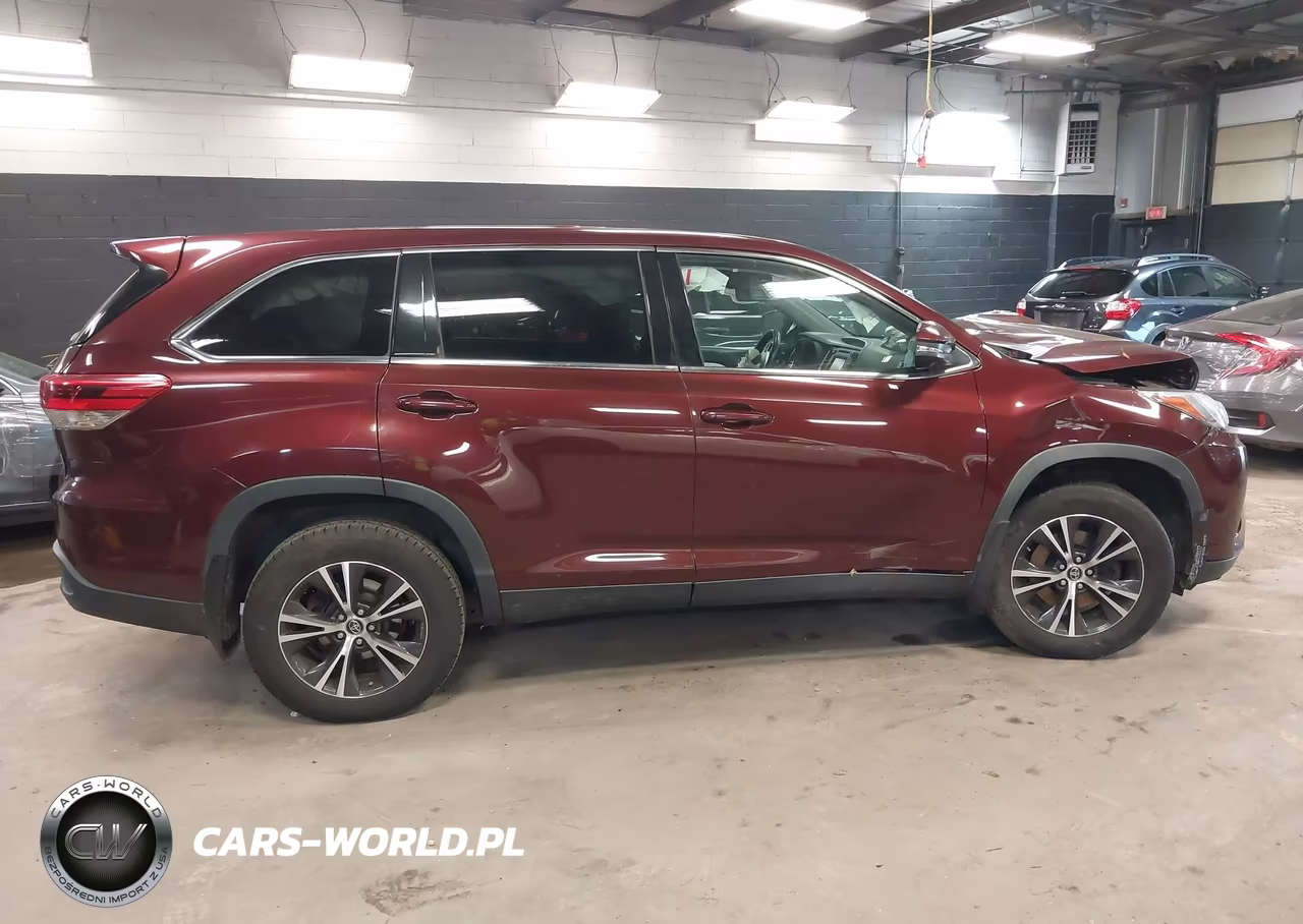 2019 Toyota Highlander Le VIN:5TDBZRFH9KS915378 - 14