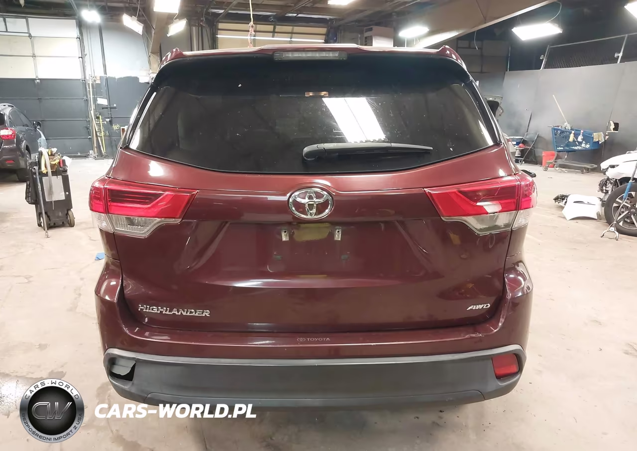 2019 Toyota Highlander Le VIN:5TDBZRFH9KS915378 - 17