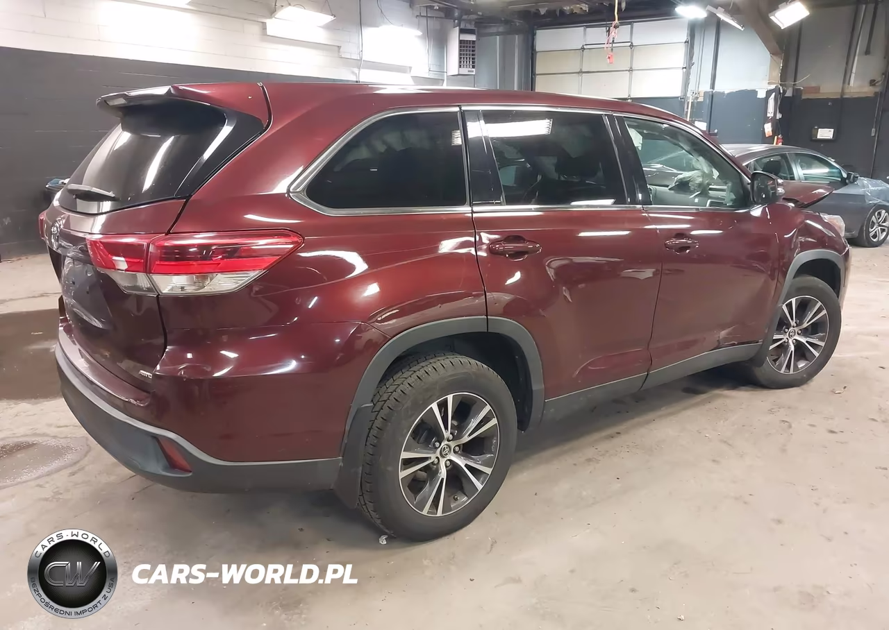 2019 Toyota Highlander Le VIN:5TDBZRFH9KS915378 - 4