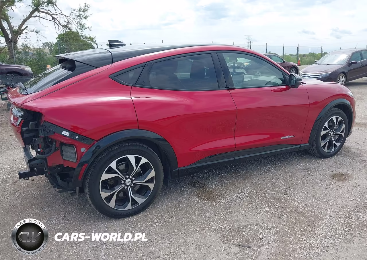 2021 Ford Mustang Mach-E Premium VIN:3FMTK3SU0MMA51263 - 4