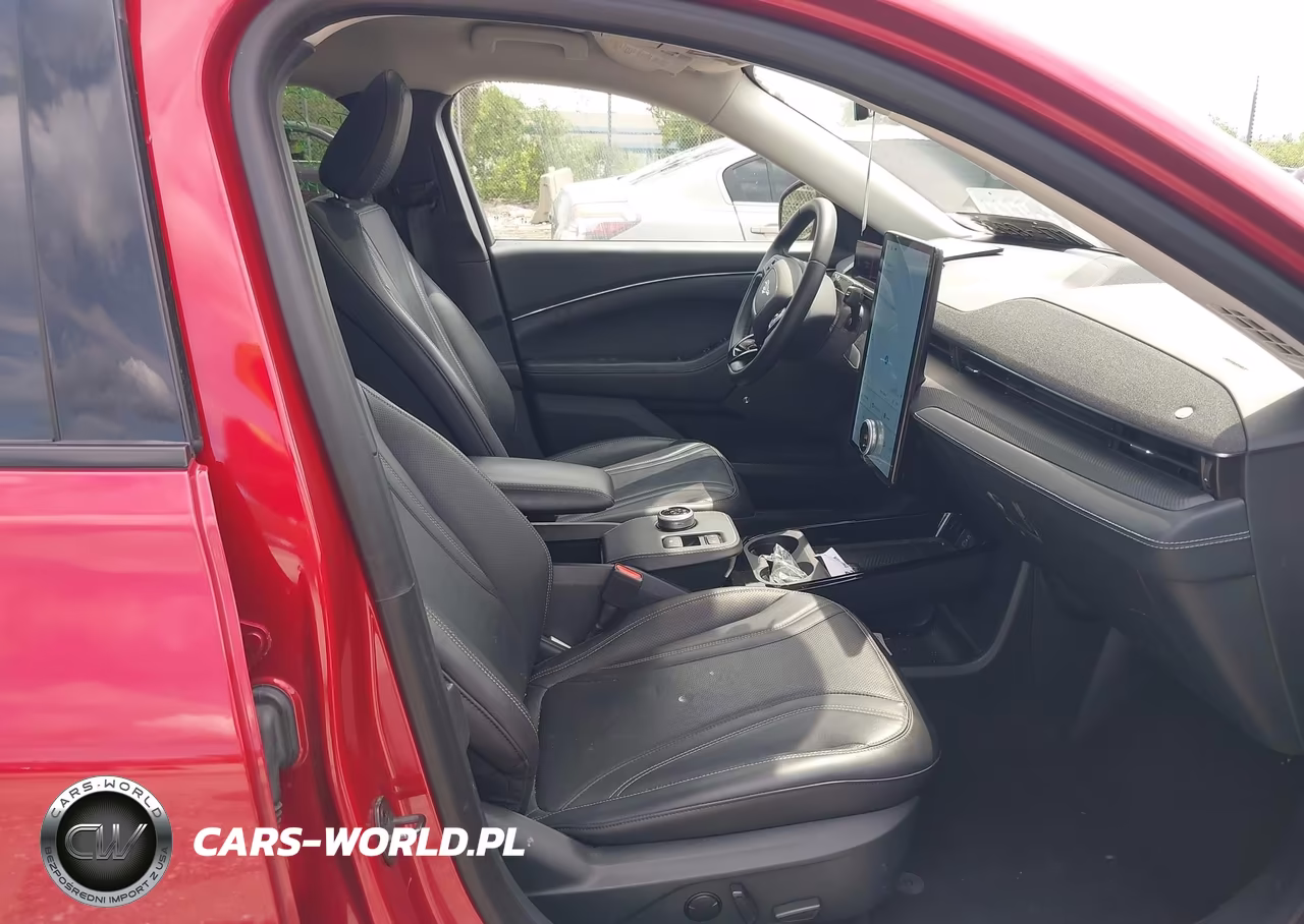 2021 Ford Mustang Mach-E Premium VIN:3FMTK3SU0MMA51263 - 5