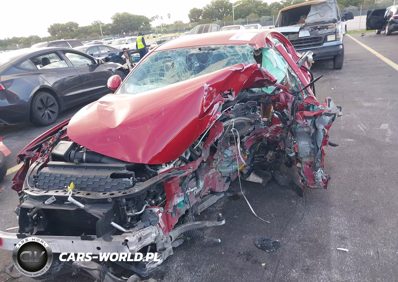 2019 Alfa Romeo Giulia Ti VIN:ZARFAMBNXK7599898 - 12