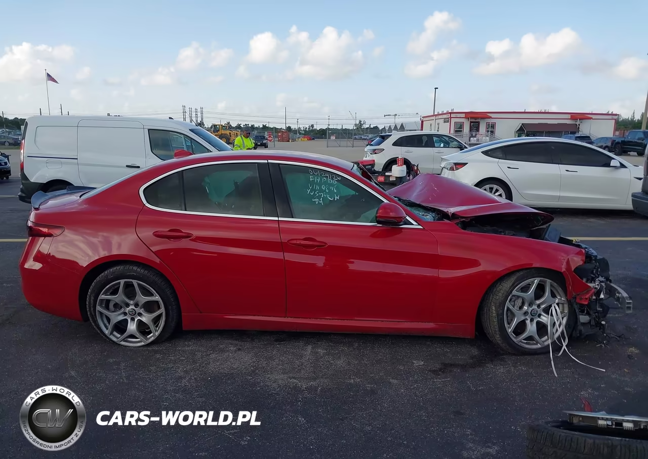 2019 Alfa Romeo Giulia Ti VIN:ZARFAMBNXK7599898 - 13