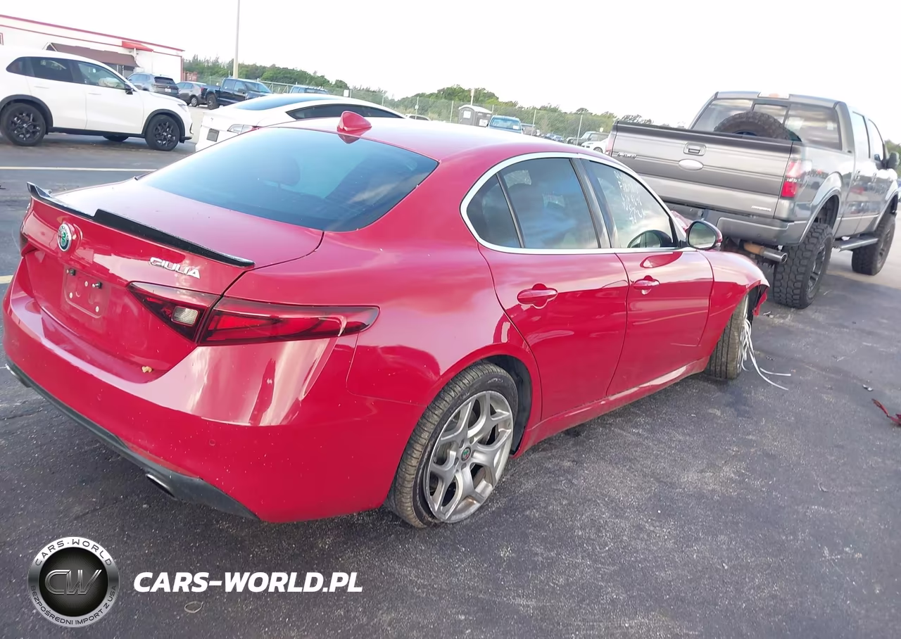 2019 Alfa Romeo Giulia Ti VIN:ZARFAMBNXK7599898 - 4