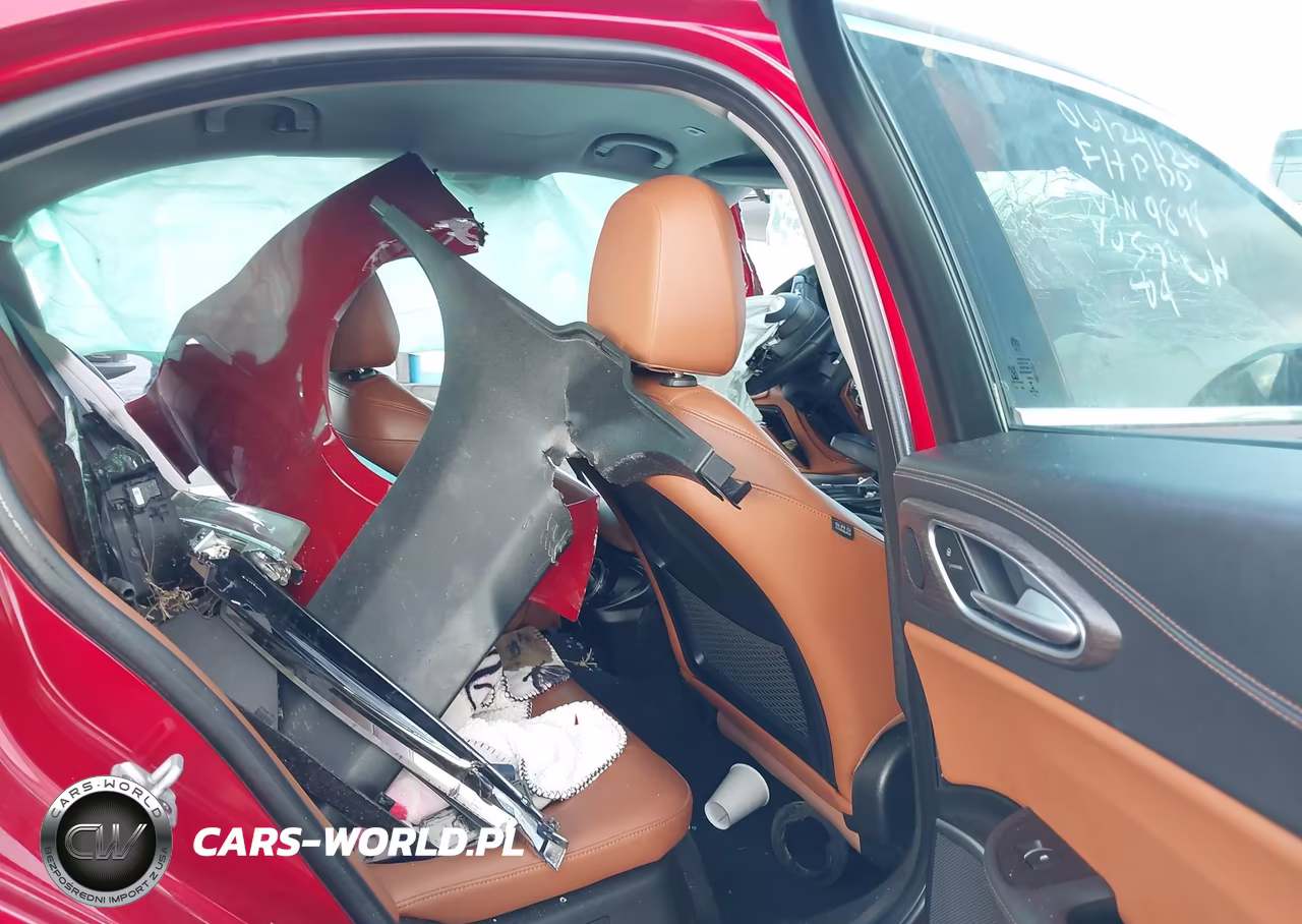 2019 Alfa Romeo Giulia Ti VIN:ZARFAMBNXK7599898 - 8