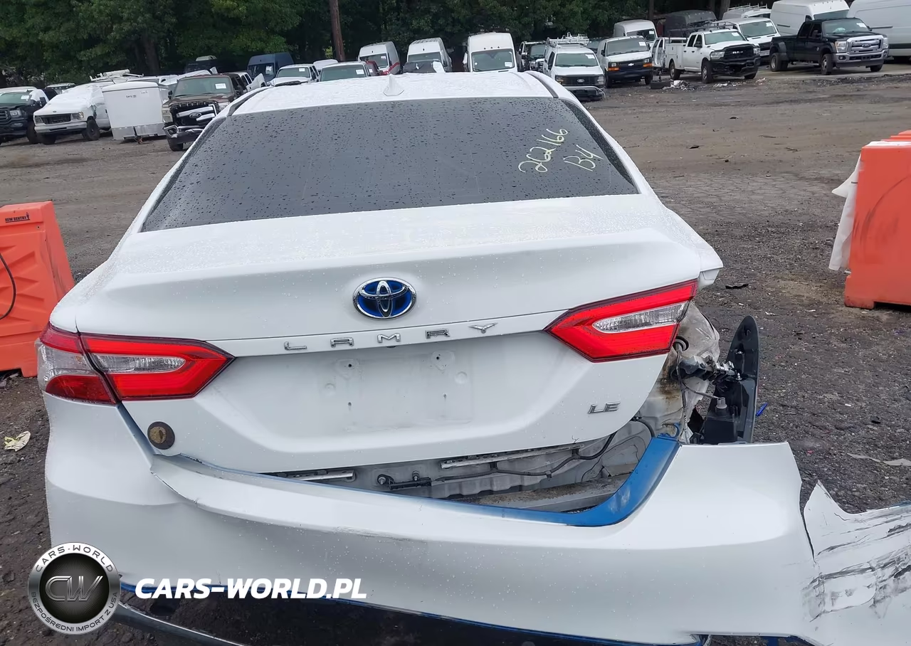 2018 Toyota Camry Hybrid Le VIN:4T1B31HK2JU502722 - 15