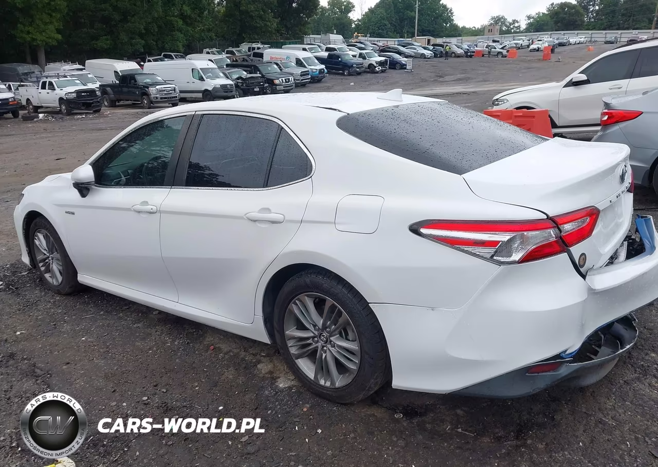 2018 Toyota Camry Hybrid Le VIN:4T1B31HK2JU502722 - 3